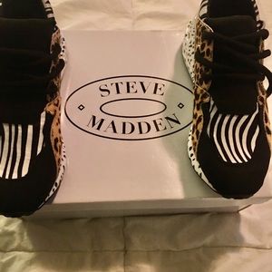 Steve Madden sneakers size 6.5